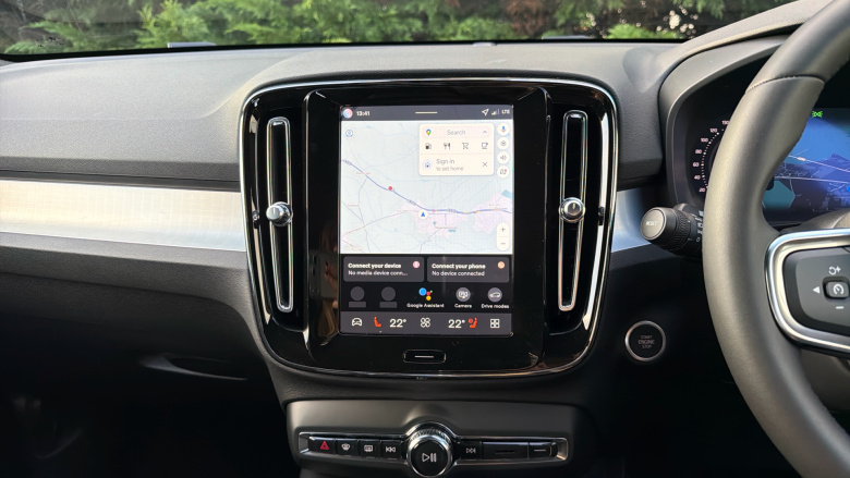 Volvo XC40 2.0 B3P Plus Dark 5dr Auto Petrol Estate